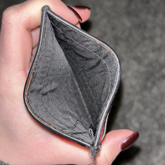 Express Leopard Card Holder - Picture 3 of 3